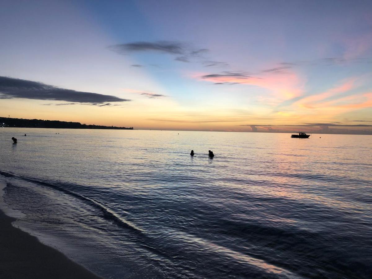 Marriott White Sands, Beachfront Condo At Negril Beach Club Bagian luar foto