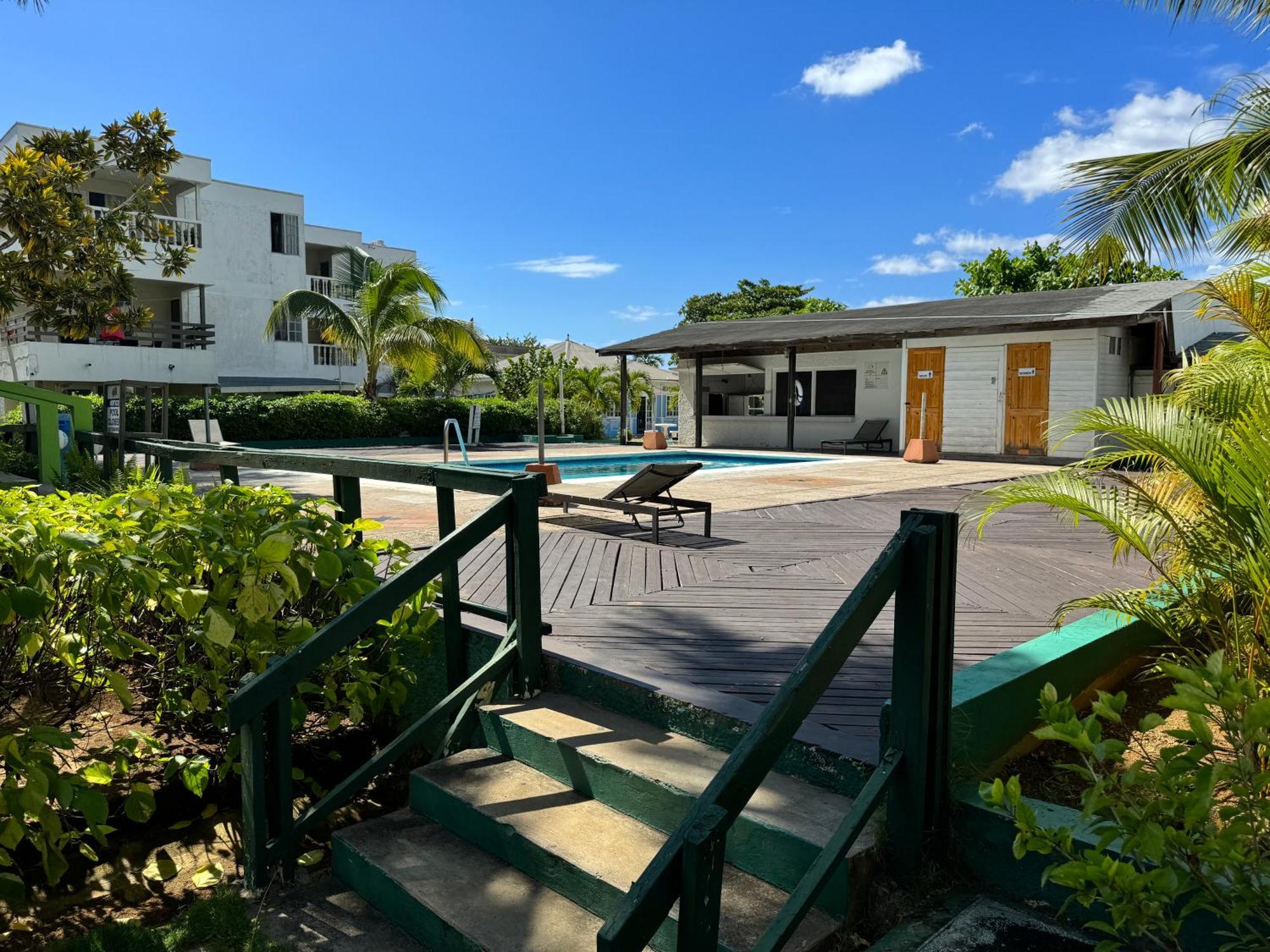 Marriott White Sands, Beachfront Condo At Negril Beach Club Bagian luar foto